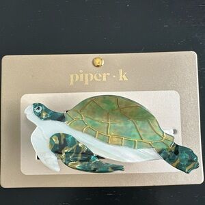 Piper K Green Turtle hair clip claw, NEW STRAITS TIMES